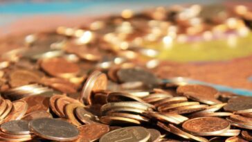 La vidéo domine les revenus des applications mobiles ; les pièces TikTok récompensent les streamers en direct