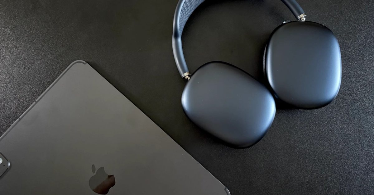 Hands-on with midnight AirPods Max with USB-C