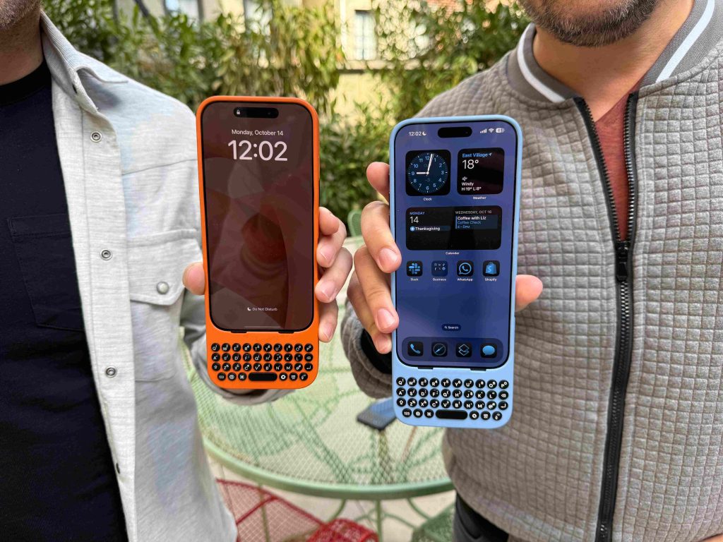 1728940921 40 Clicks Keyboard pour iPhone 16 Pro Concu grace