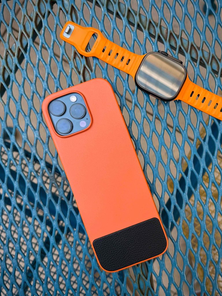 1728940921 971 Clicks Keyboard pour iPhone 16 Pro Concu grace