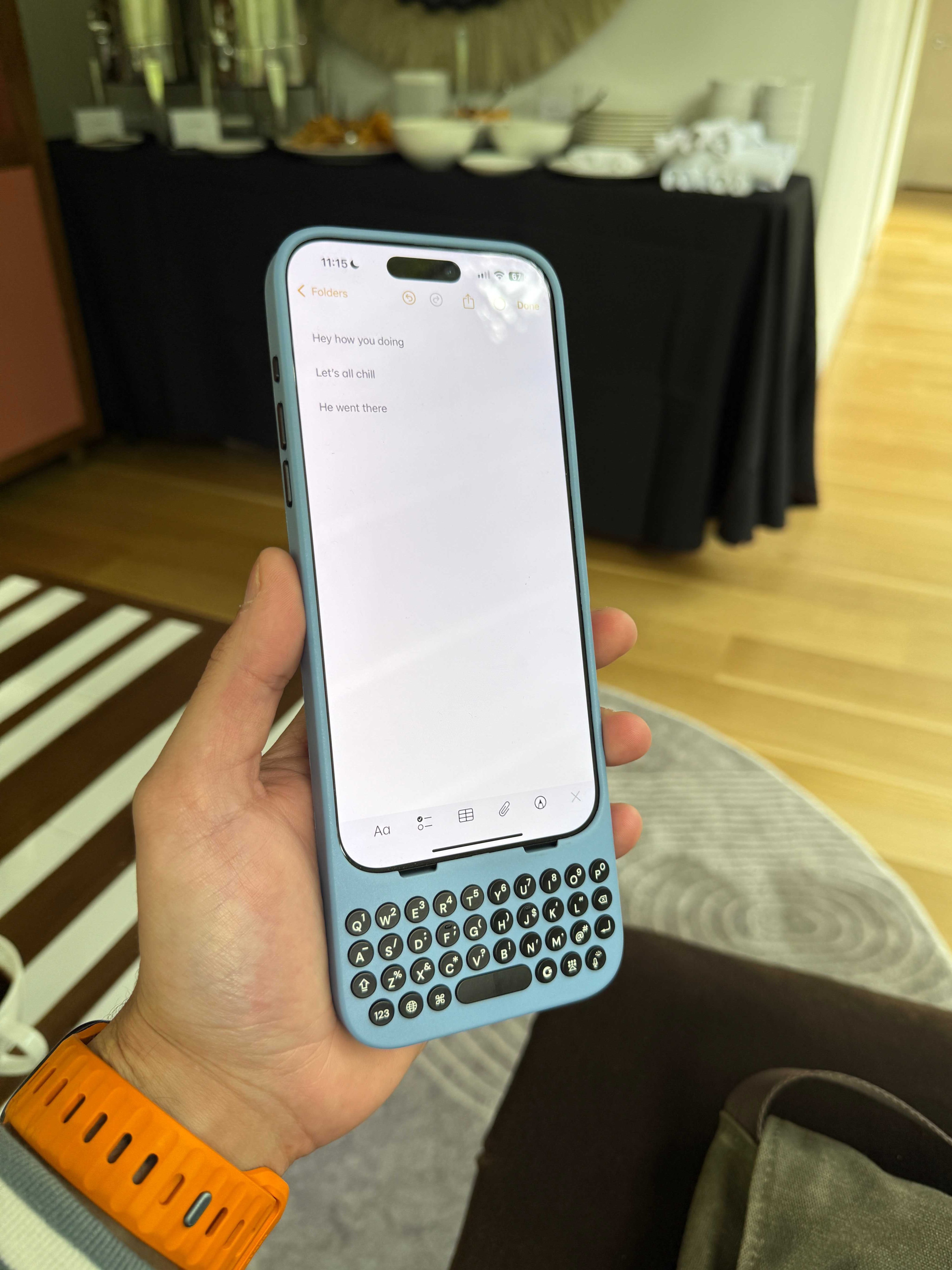 1728940922 213 Clicks Keyboard pour iPhone 16 Pro Concu grace