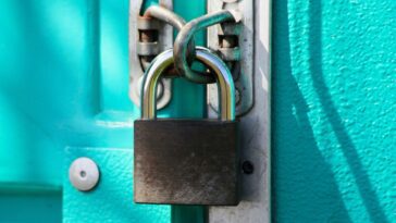 Carriers don’t want to unlock your iPhone, say it’s for your own good