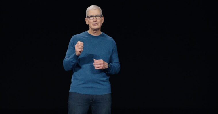 Trump affirme que Tim Cook l'a appelé concernant l'amende de 17 milliards d'Apple par l'UE 1 Trump claims Tim Cook called him about EU fining Apple $17 billion