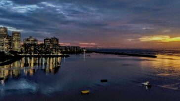 Discriminatory job ads for iPhone workers ended after Reuters report; Apple didn’t comment