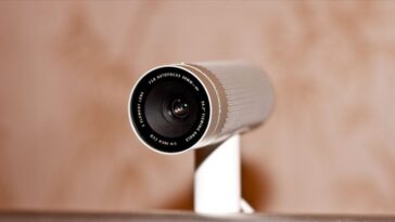 An Apple security camera could recognize people even if their face isn’t visible