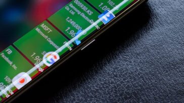 Apple wanted the iPhone 18 to be that ‘single slab of glass’ but it looks unlikely