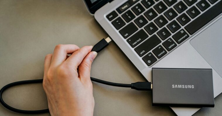 macOS 15.3 : correctifs pour des bugs de sauvegarde touchant plusieurs applications 1 macOS 15.2 Sequoia backup bug(s) affecting Time Machine, CCC, and more