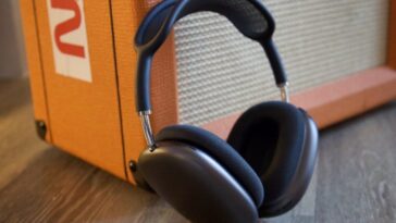 You can still buy AirPods Max with Lightning, and that’s good for three reasons