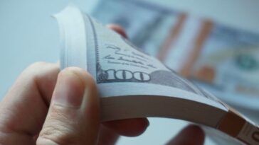 Apple was fined $2.1B last year, but could pay it all off in a week