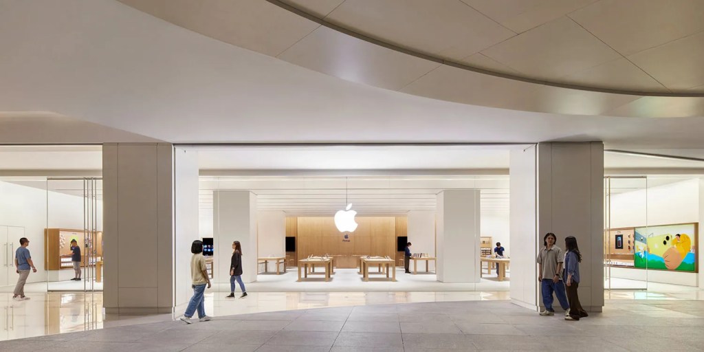 Le dernier Apple Store a un design a facade courbee.webp