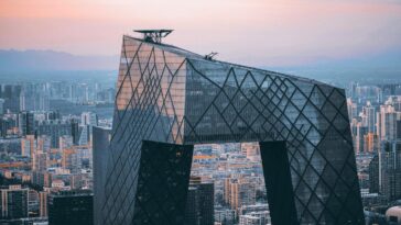 iPhone sales in China fell for the 4th month in a row