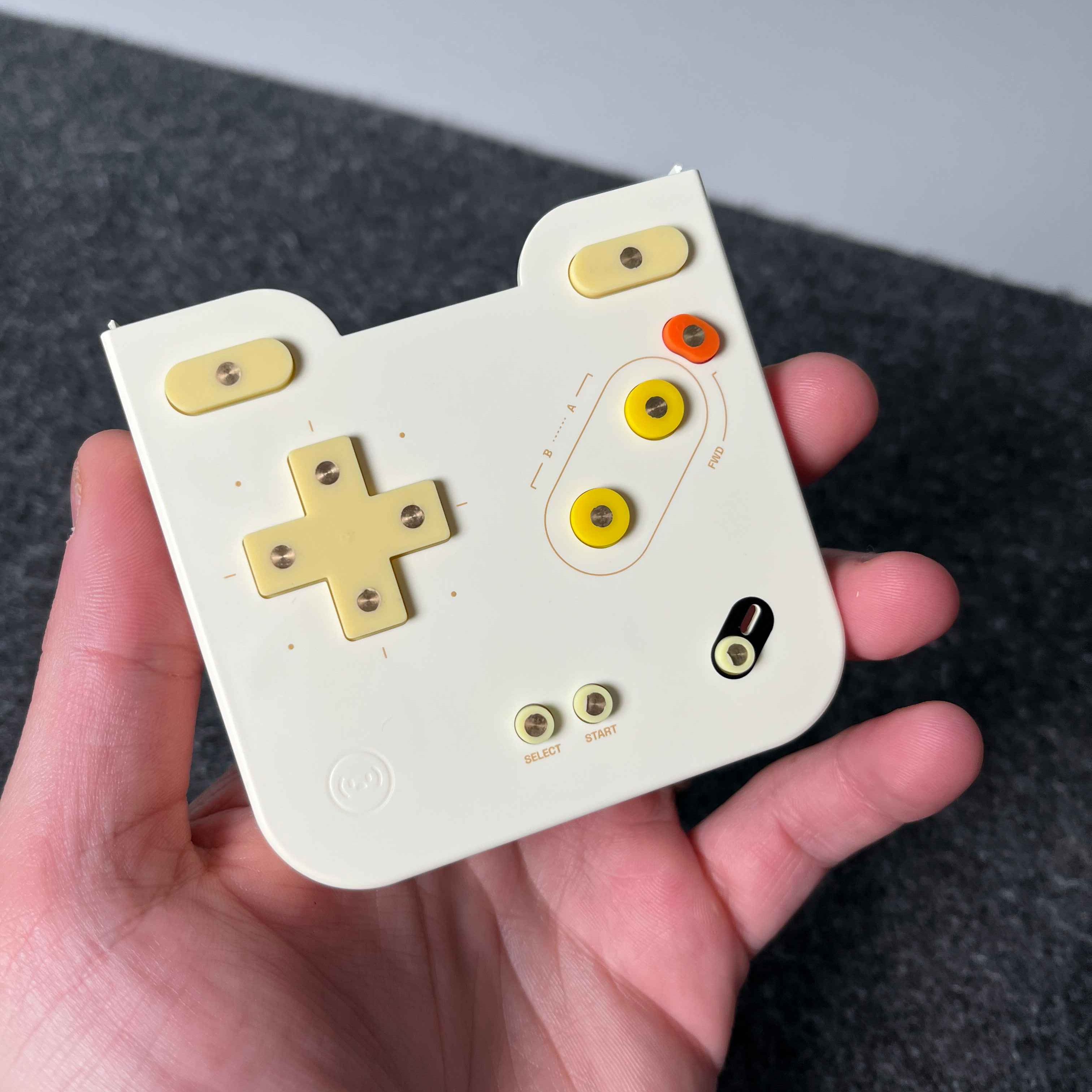 1738423524 328 Le GAMEBABY Case transforme votre iPhone en console retro avec