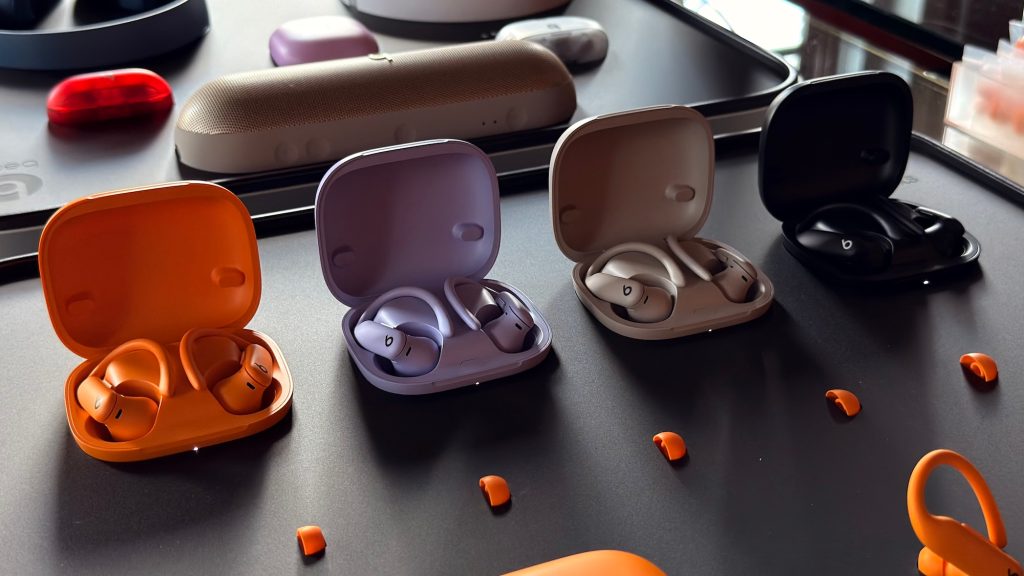 Powerbeats Pro 2 vs AirPods Pro 2 : 5 avantages et 2 désavantages à connaître 5 1739376103 523 Powerbeats Pro 2 vs AirPods Pro 2 5 avantages