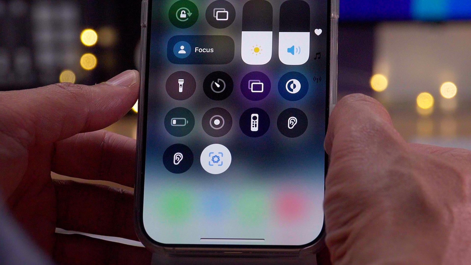 Nouvelle fonctionnalité d'intelligence visuelle sur l'iPhone 15 Pro avec une mise à jour iOS 2 Visual Intelligence