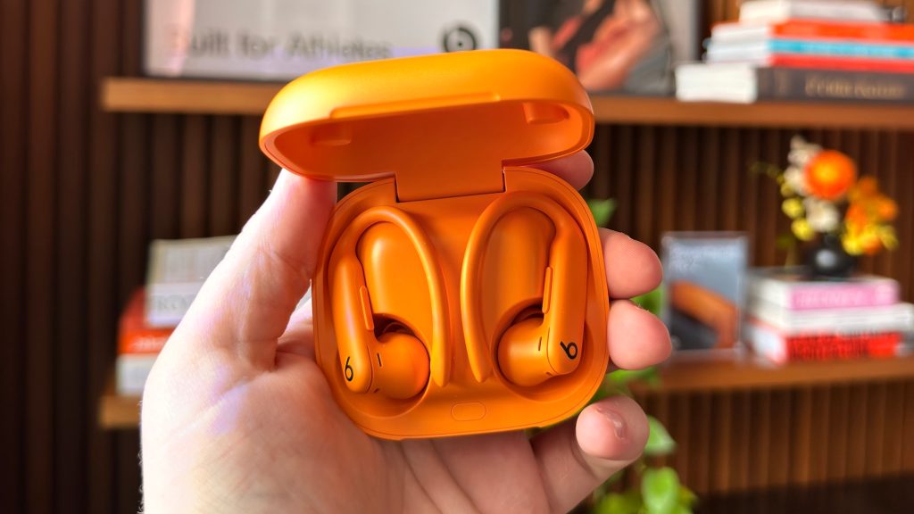 Powerbeats Pro 2 vs AirPods Pro 2 : 5 avantages et 2 désavantages à connaître 2 Powerbeats Pro 2 vs AirPods Pro 2 5 avantages