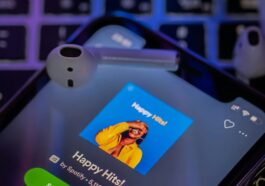 Spotify had its first ever profitable year; may have been assisted by Apple U-turn
