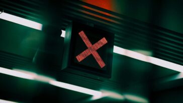 X is blocking Signal links, likely over DOGE whistleblowers