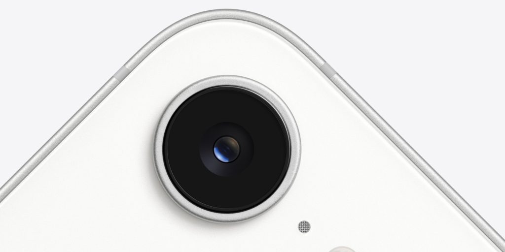 iPhone 16e : découvrez cinq mises à jour remarquables à ne pas manquer 3 iPhone 16e camera