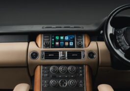 Land Rover brought CarPlay to 15-year-old Range Rovers with ‘period‑correct hardware’