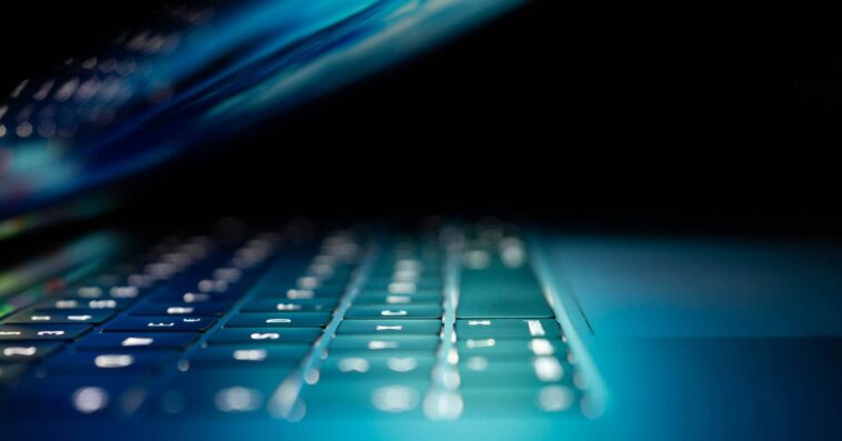 Le nouveau modèle linguistique d'Apple écrit des textes longs à une vitesse impressionnante 1 New macOS malware targets crypto and Web3 startups with fake Zoom update