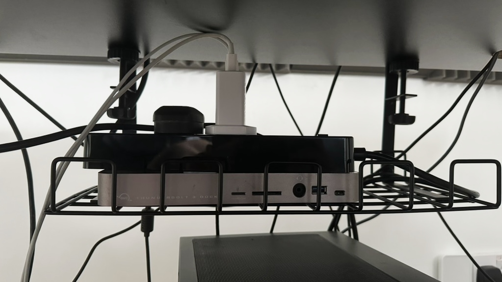 Organisez votre espace de travail sur Mac avec un dock Thunderbolt sous votre bureau 3 1753009215 308 Organisez votre espace de travail sur Mac avec un dock