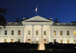 Apple joins White House push that promises to revamp digital healthcare