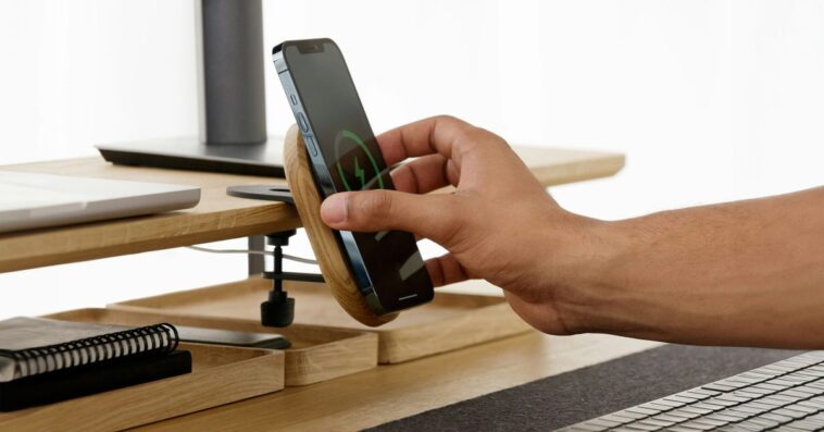 Des chargeurs sans fil plus rapides pour iPhone, attendez avant d'en acheter un 1 Faster wireless chargers coming to iPhone, but don’t buy one yet