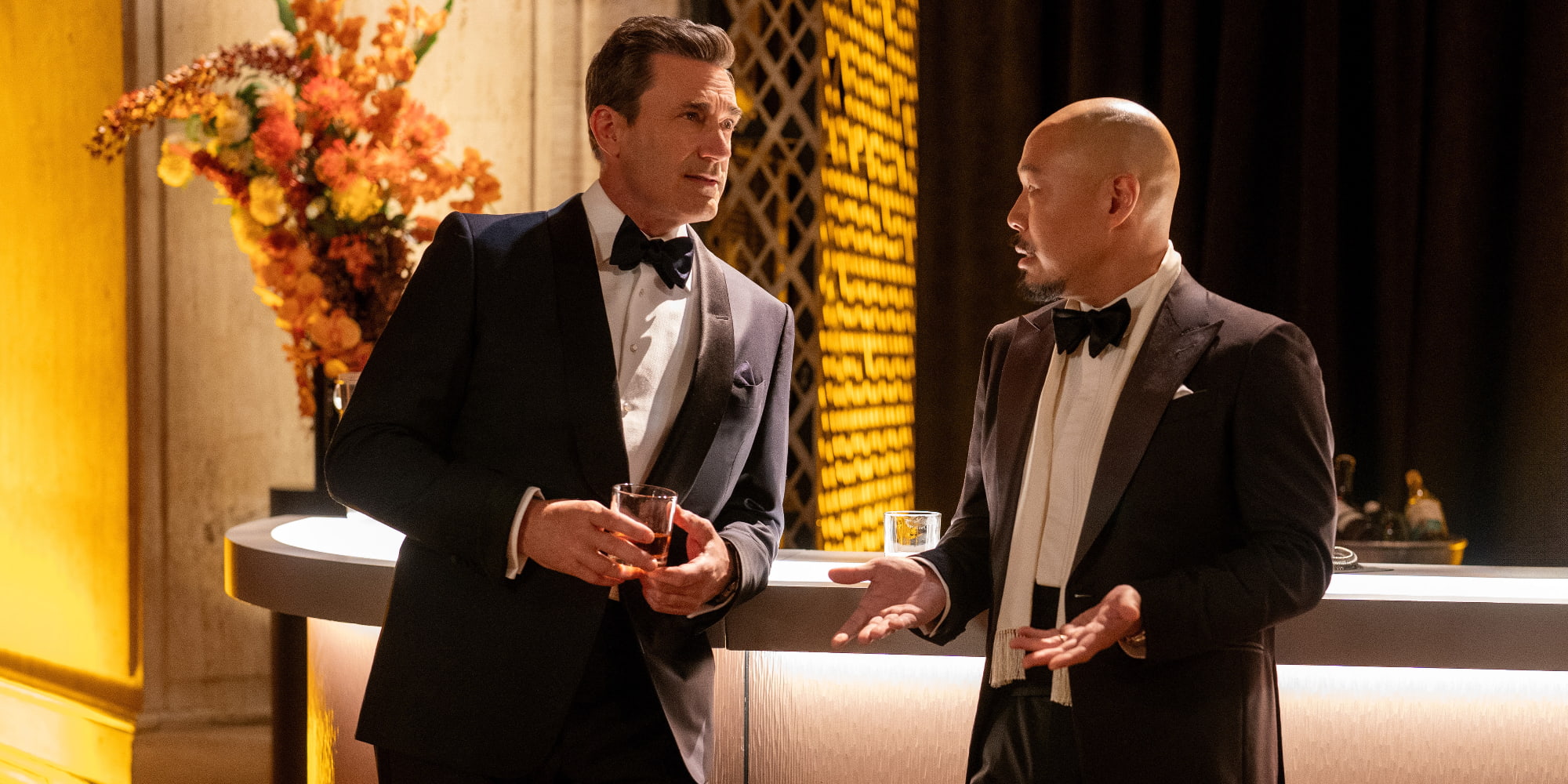 La saison 2 de Your Friends & Neighbors arrive : tout ce que nous savons jusqu'à présent 2 La saison 2 de Your Friends Neighbors arrive