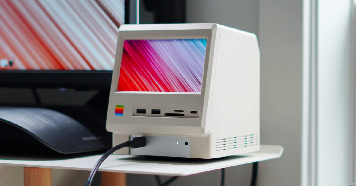 This dock transforms the Mac mini into a retro classic Mac