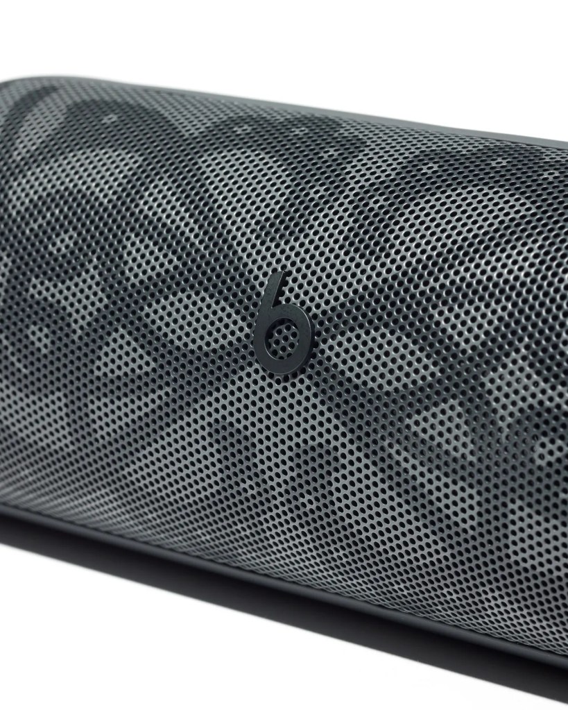 Ce designer transforme le Beats Pill en une œuvre d'art exclusive et tendance 3 1755007250 911 Ce designer transforme le Beats Pill en une oeuvre dart.webp