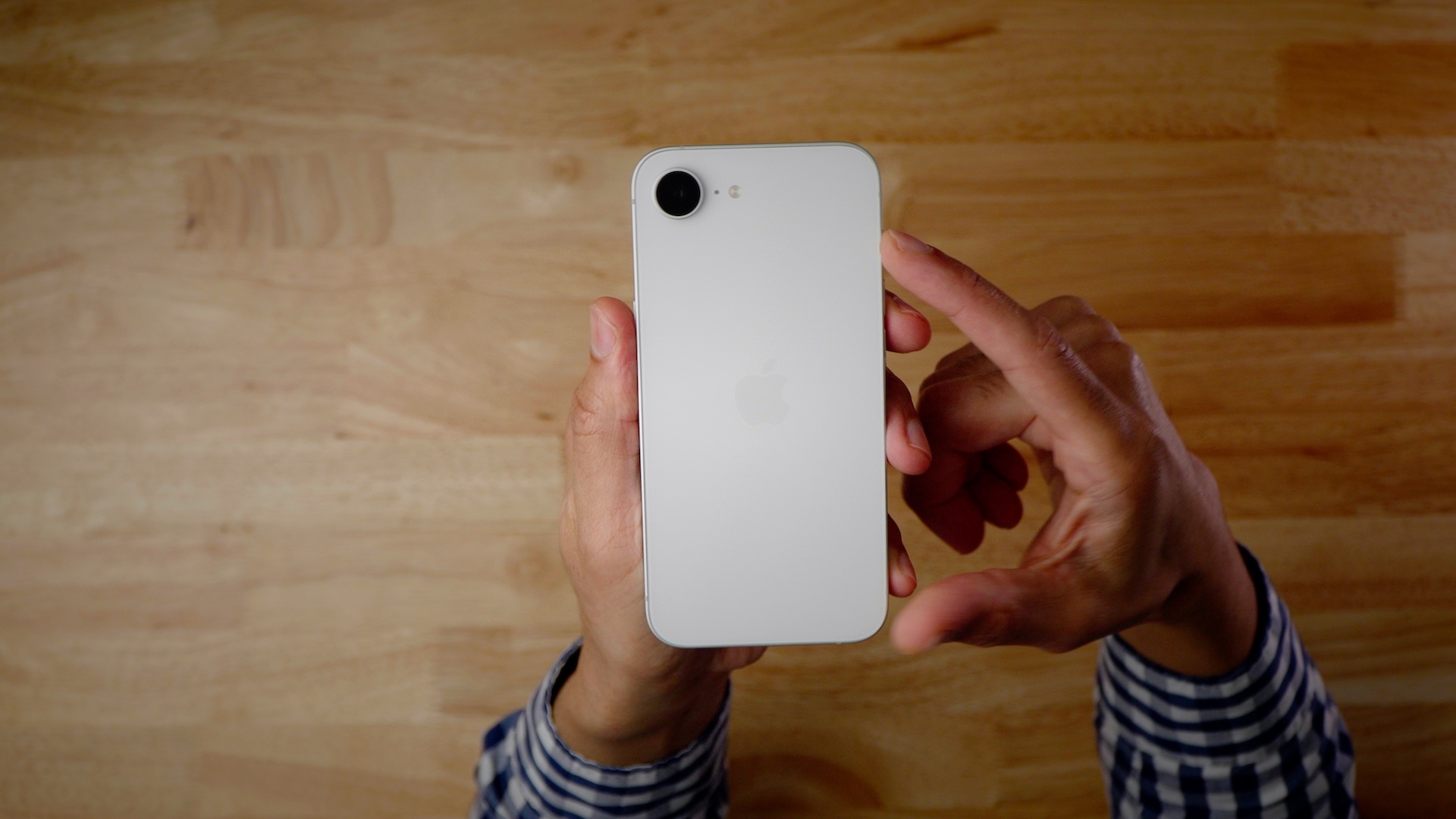 L'année prochaine, l'iPhone passera au ultra-premium avec son nouveau lineup d'automne 3 iPhone 16e