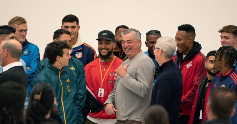 Apple intègre la santé et le fitness dans ses services et modifie la supervision de l'Apple Watch 1 Eddy Cue wanted Apple to acquire two big companies, but Tim Cook said no