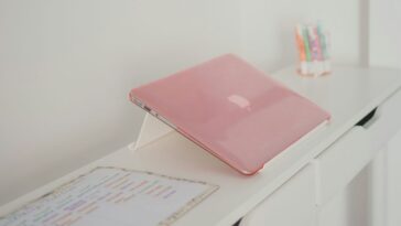 Substack lets you subscribe as an in-app purchase – but you shouldn’t