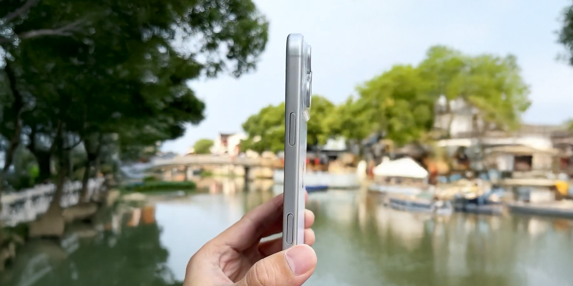 iPhone 17 Pro : abandonne le titane au profit de l'aluminium, découvrez pourquoi 3 Modèle fictif de iPhone 17 Pro Max