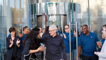 Apple execs celebrate iPhone 17, iPhone Air, and more at Fifth Avenue store
