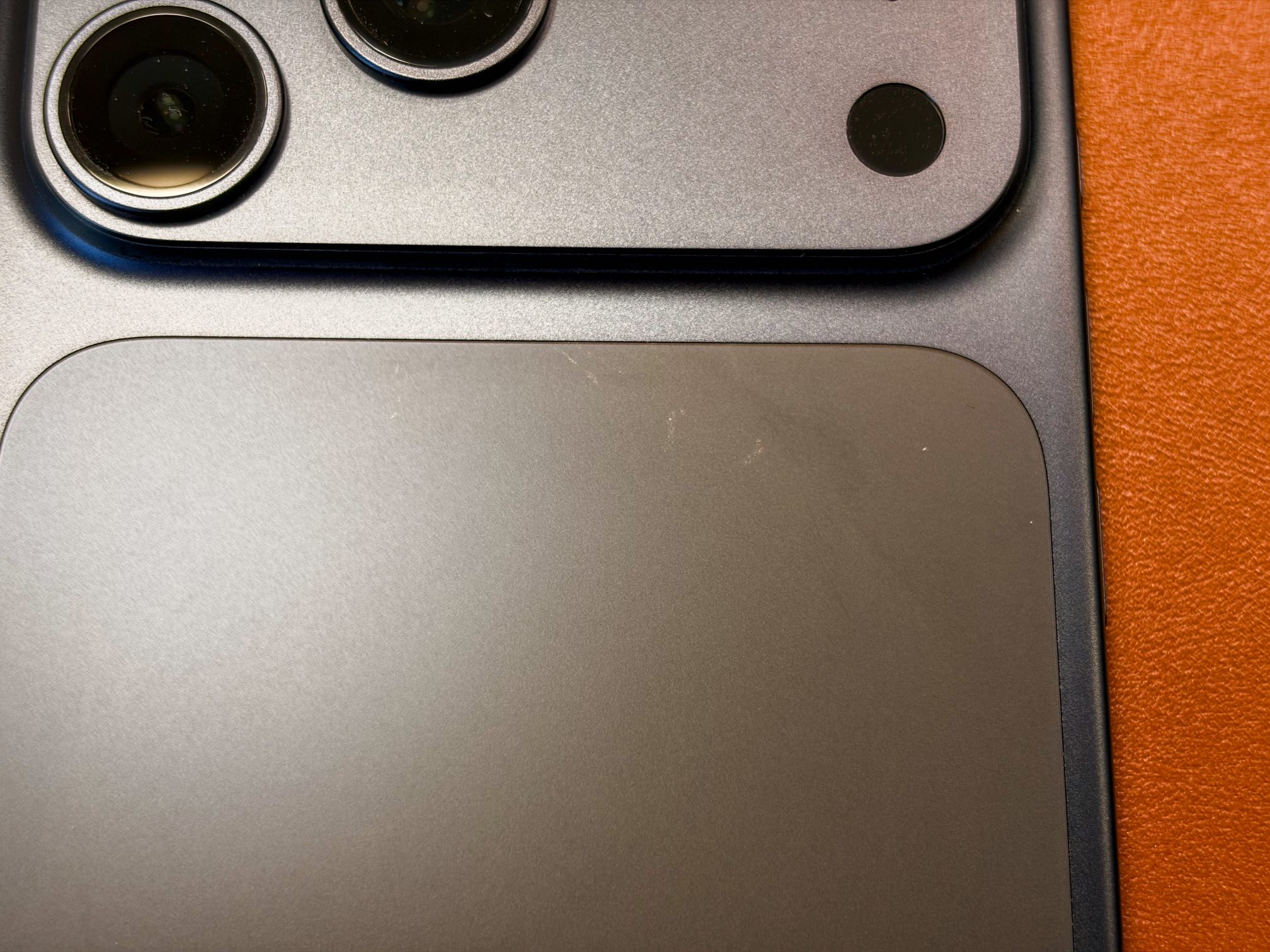 Apple Stores : stratégies pour réduire les rayures sur l'iPhone 17 4 1759086077 373 Apple Stores strategies pour reduire les rayures sur liPhone