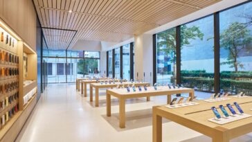 Here’s how Apple Stores are combating iPhone 17 scratches