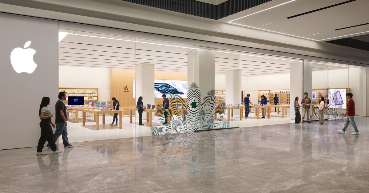 Latest Apple store has a new way to blur the boundary between interior and exterior