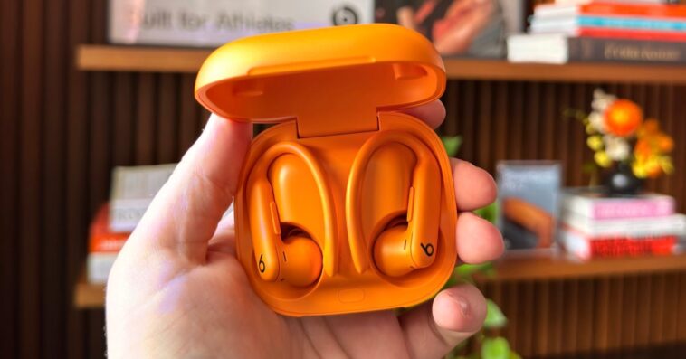 Powerbeats Pro 2 : ajout de la prise en charge d'Apple Fitness et amélioration du rythme cardiaque 1 Powerbeats Pro 2 adding Apple Fitness support, better heart rate monitoring, more with iOS 26