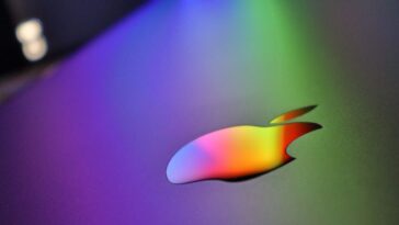 Report accuses Apple of ignoring labor issues at key Chinese supplier