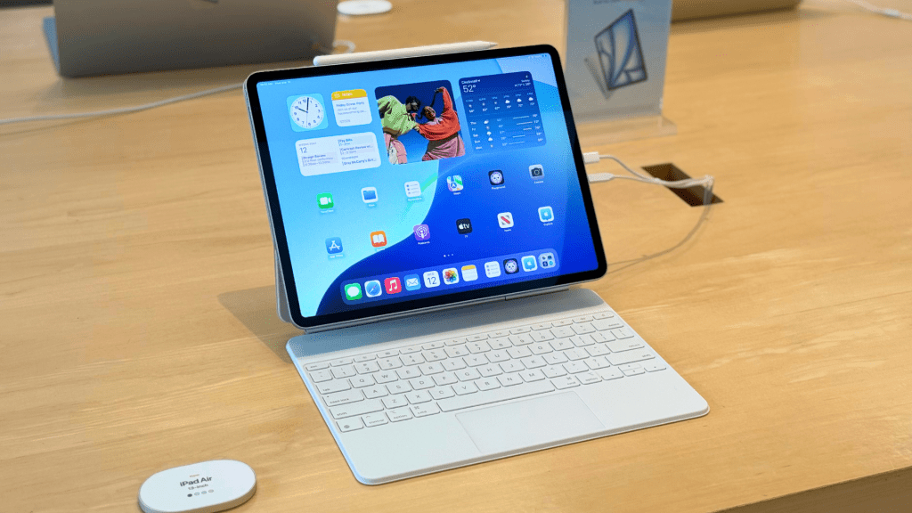 ipad air m3 display image - apple store - arin