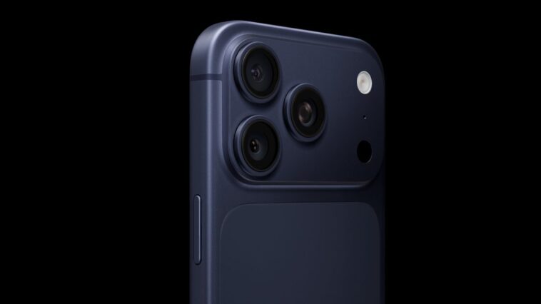 Apple teste des puces DRAM d'un fournisseur chinois interdit selon des rapports 3 Two iPhone designs for next year’s new models detailed by leaker