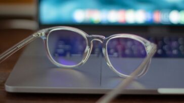 Apple Vision Air reportedly shelved over Meta AI glasses competitors