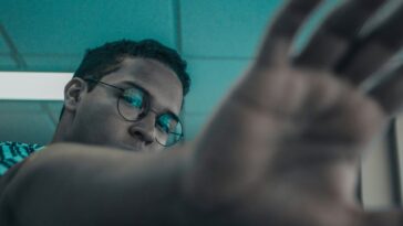 Apple faces cybercrime investigation in France after Siri complaint