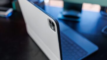 Apple developing 18-inch foldable iPad, but may cost $3000 and not ship until 2029