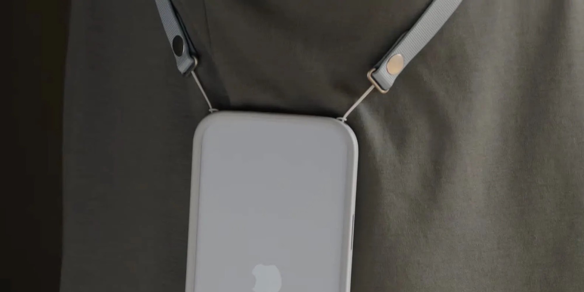 L'accessoire Crossbody Strap d'Apple rencontre déjà un franc succès 2 Laccessoire Crossbody Strap dApple rencontre deja un franc succes