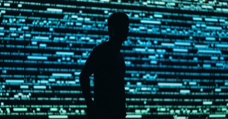 Le DHS révèle que des gangs criminels chinois ont généré 1 milliard de $ avec des arnaques par SMs 1 DHS says Chinese criminal gangs made $1B from US text scams