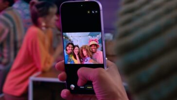 iOS 26.1 will let third-party apps back up photos in the background