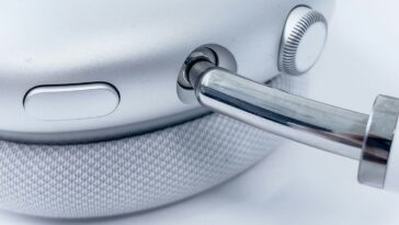 AirPods Max  suffering the three amber lights of death? Freezing them might help