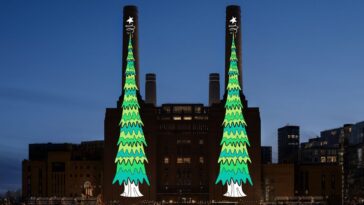 Apple has a Christmas tree drawing competition on iPad (UK entries only)